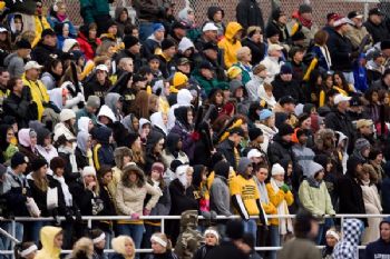 DePauw Crowd 2008 Monon.jpg